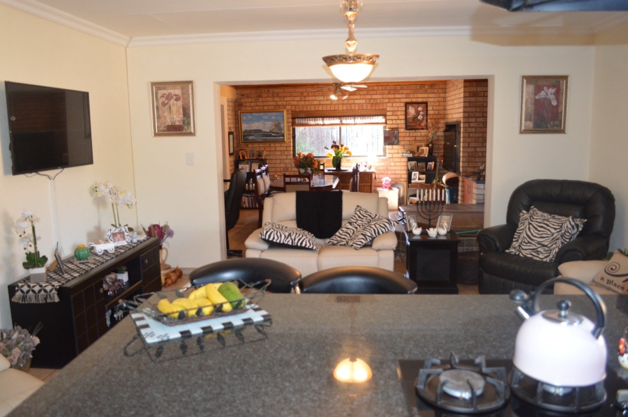 3 Bedroom Property for Sale in Wilkoppies North West